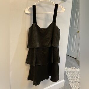 NWT Sadie & Sage black tiered mini dress size small